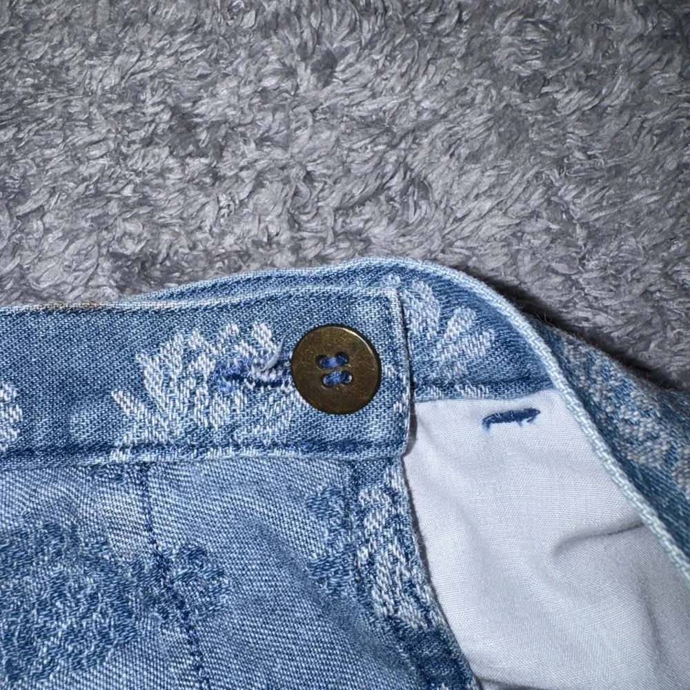 Liz Claiborne Womens Lizwear Wrap Skirt 10 Blue Floral Print Cotton Denim